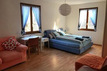 הוסטל Grotto Zendralli