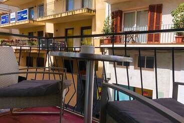 بنسيون Sitges Eleven