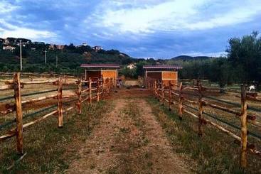 هتل Agriturismo Quattro Pini