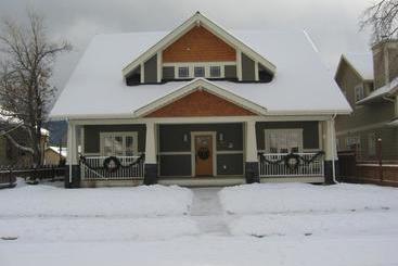 پانسیون Fitzhugh House Guest Accomodation