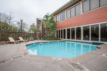 فندق Howard Johnson By Wyndham Merrillville