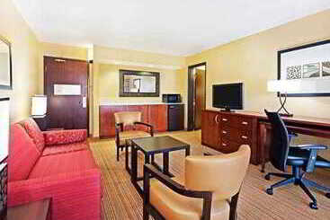 Отель Courtyard Austin South