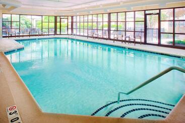 هتل Courtyard By Marriott Ann Arbor