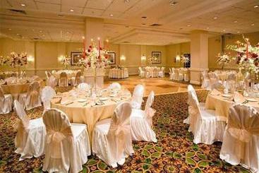 هتل Courtyard New York LaGuardia Airport