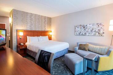 هتل Courtyard Rochester Brighton