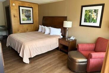 בית מלון כפרי Daniel Boone Motor Inn