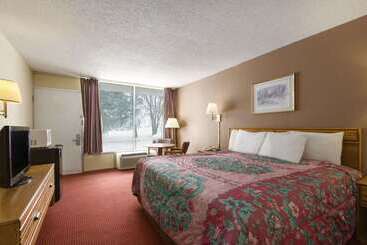 בית מלון כפרי Days Inn By Wyndham White House