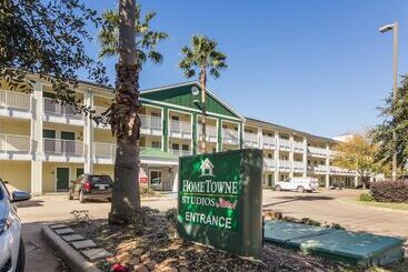 בית מלון כפרי Hometowne Studios By Red Roof Houston   Northwest