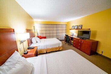 هتل Iowa Inn Bettendorf Quad Cities