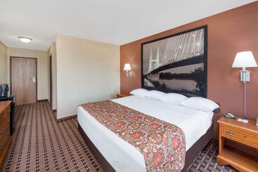 فندق Super 8 By Wyndham Charleston Sikeston East Mo