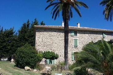 Жильё для туристов Bastide Les Buis