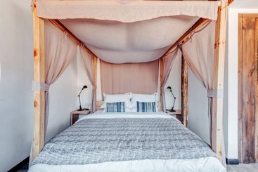 פונדק Home Coming Spring