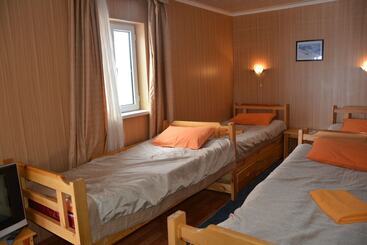 مسافرخانه Too Ashuu