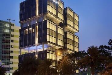 בית מלון כפרי Aviary Bintaro