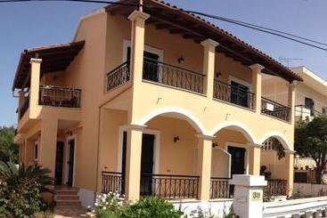 דירות לתיירים Nikos Cassiopeia