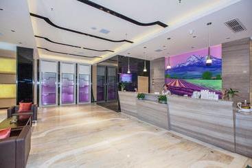 Lavande Hotel Wuhan Qingshan Happy Valley