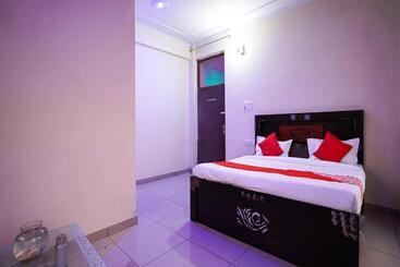 בית מלון כפרי Oyo 49403  Osaka Inn