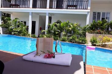 هتل The Hill Resort