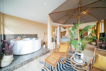 Отель Zeit & Traum