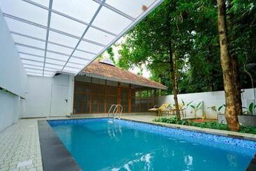 استراحتگاه Once Upon The River, Aluva   Near Cochin International Airport