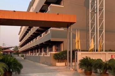 Capital O 75406 Hotel M Rojana