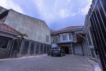 酒店 Oyo 1672 Wisma Barkah