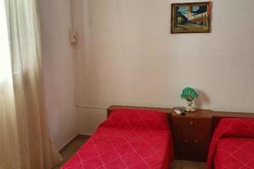 پانسیون Hostal Los Sesto