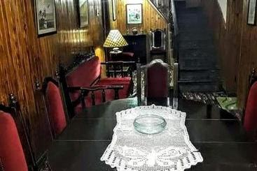 پانسیون Hostal Los Sesto