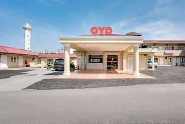 בית מלון כפרי Oyo 44094 Bangi Lanai