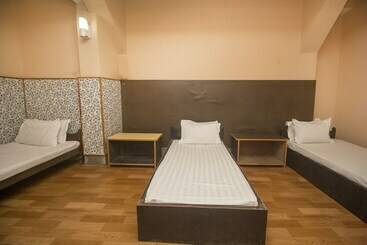 Отель Spot On 61318 Plato Homestay