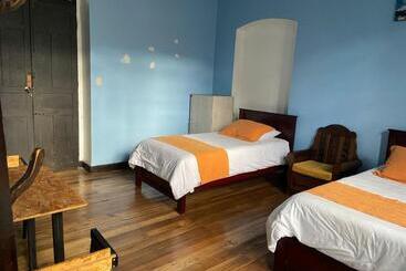 تختخواب و صبحانه Villa Bonita Hostel