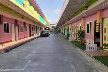 호텔 The Richy Grand