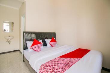 酒店 Oyo 1078 Fakhira Residence