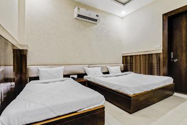 هتل Spot On 49970 Mahadev Guest House