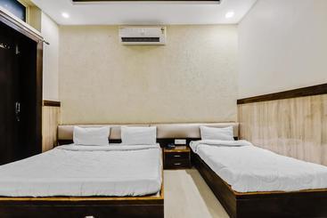 هتل Spot On 49970 Mahadev Guest House