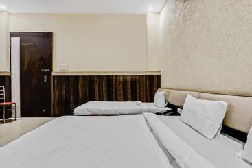 هتل Spot On 49970 Mahadev Guest House