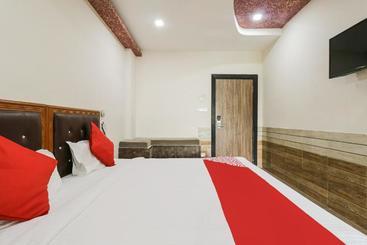 هتل Oyo 8867  Jaya Grand Saver