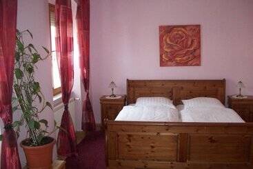 فندق صغير Gasthof Zur Alten Post Pension