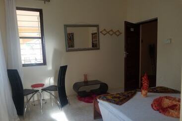 פנסיון Bwejuu Beach Palm Villa