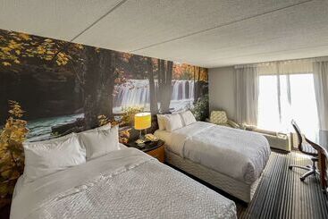 فندق Clarion Pointe Near Erie Casino