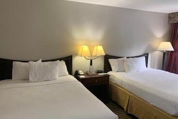 هتل Days Inn By Wyndham Ocean Springs