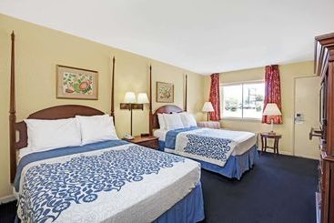 هتل Days Inn By Wyndham Newport News