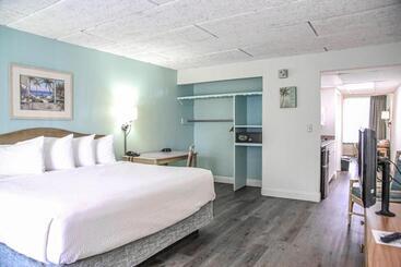 فندق Days Inn & Suites By Wyndham Jekyll Island