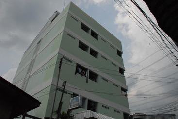 酒店 The Crystal Apartment