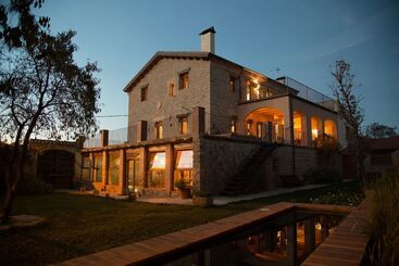 بنسيون Albellerol Rural