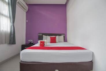 בית מלון כפרי Reddoorz Plus Near Undip Pleburan