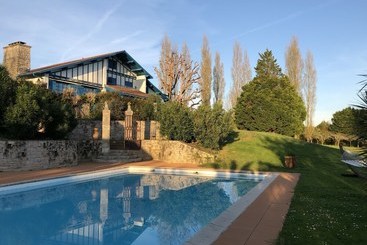 ペンション Goiz Argi