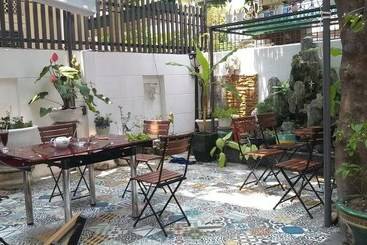 پانسیون The Land Of Canaan