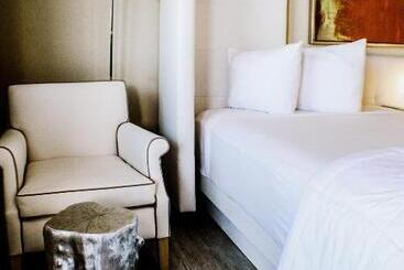 فندق على الطريق Devonshire Inn