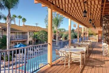 فندق Club Wyndham Dolphin S Cove